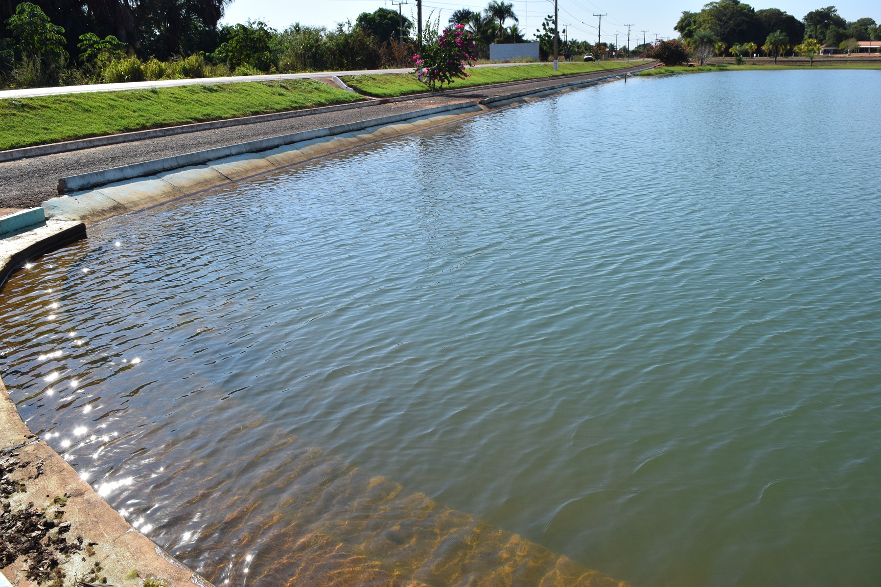 Câmara Municipal luta pelo desembargo Do lago Betis desde Abril e consegue suspensão de Embargo por 180 dias para realizações de melhorias e Finalização. 