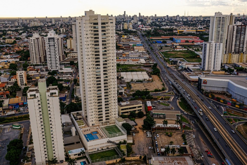 Cuiabá, Várzea Grande e outros 17 municípios estão com risco muito alto de contaminação pela Covid-19