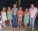 Presidente da Câmara Municipal, Jean do Coutinho acompanhado do Vice-presidente Adeal Carneiro visita aldeias no Município de Querência.