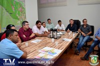 Reunião para discutir o plano diretor do município de Querência.