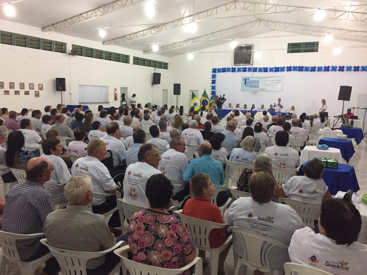 Vereador Celso da Retifica e Domingos Roberti participam da abertura de Conferência do Idoso em Querência.