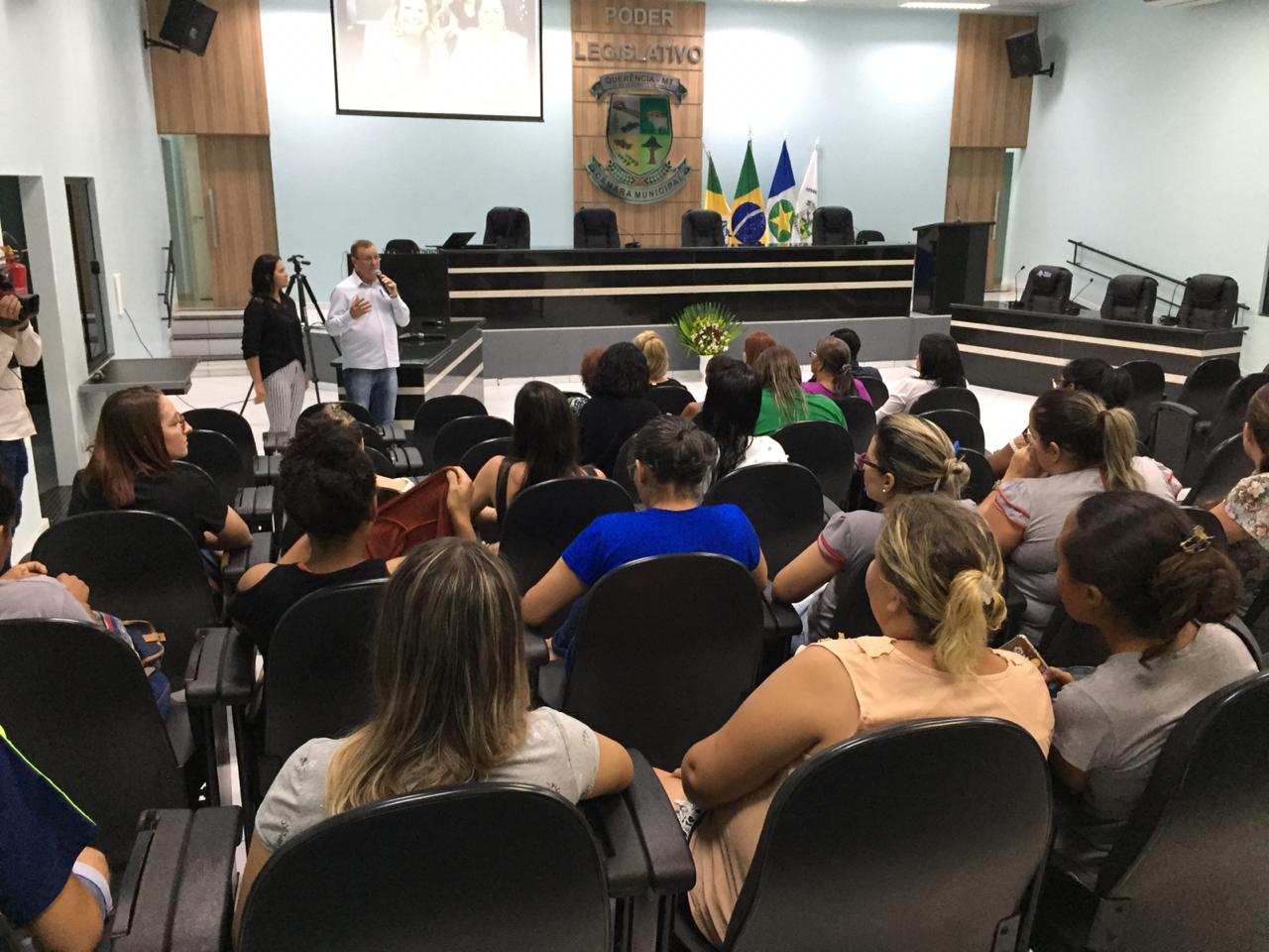 Vereador Domingos Roberti participa de palestra de conscientização contra Violência Doméstica e Familiar.