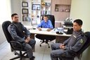 Querência - Vereador Vavá recebe a visita de Militares. Querência - Vereador Vavá recebe a visita de Militares.