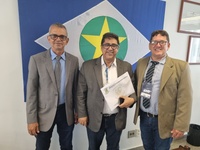 Vereadores cobram agilidade junto ao Senador Wellington Fagundes (PL) em Brasília-DF, para a aquisição de Patrulha Mecanizada.
